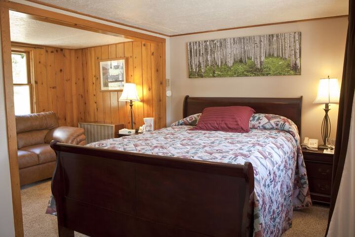 Room 4 of 97