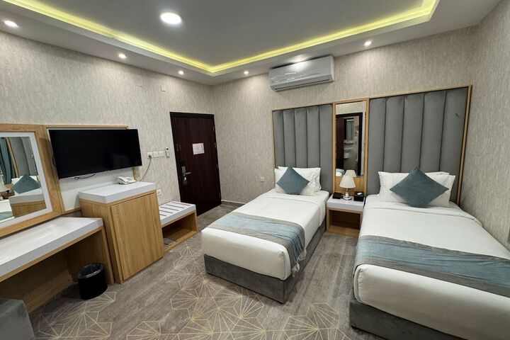 Room 21 of 47