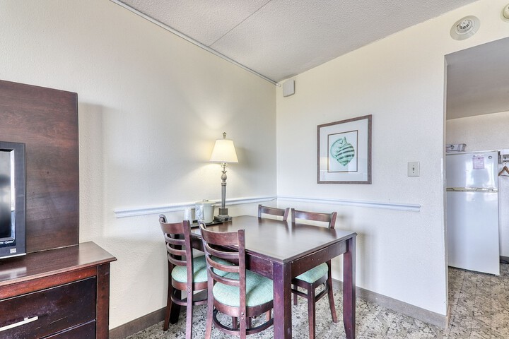 Room 18 of 65