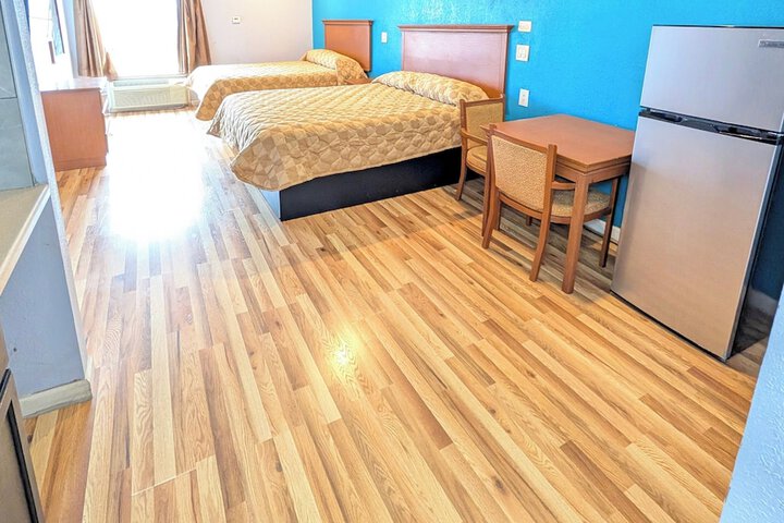 Room 11 of 22