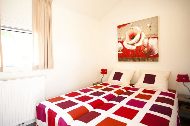 Room 3 of 40