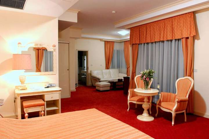 Room 12 of 54
