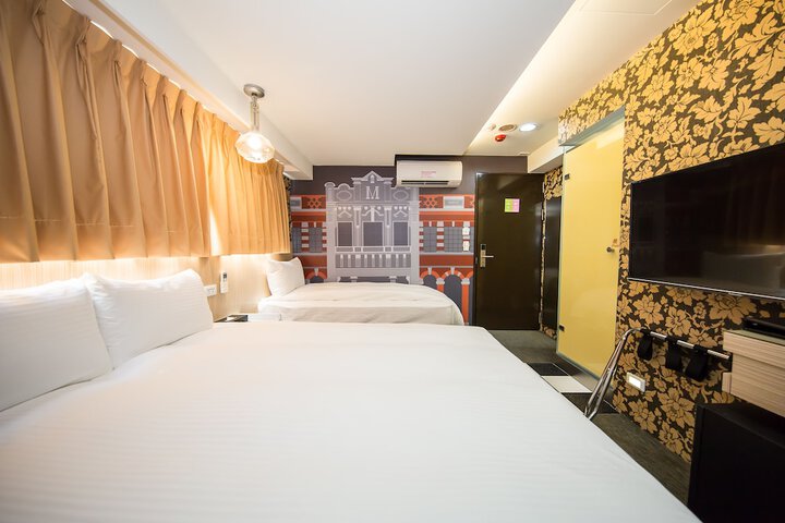 Room 10 of 66