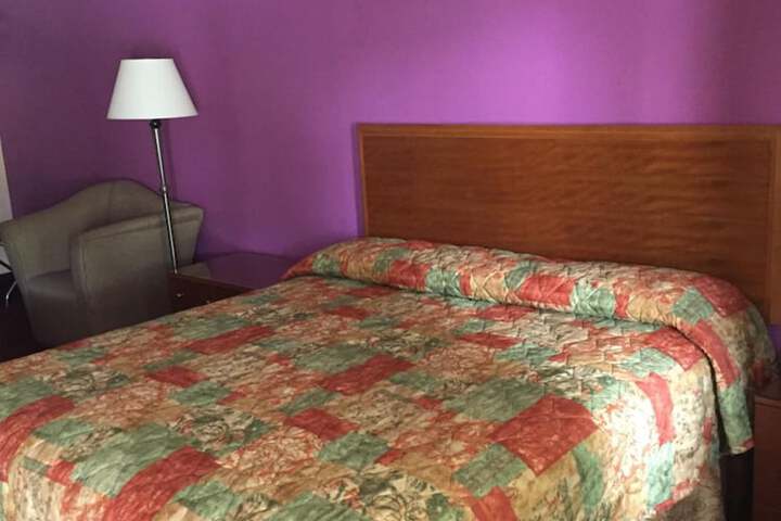 Room 17 of 34
