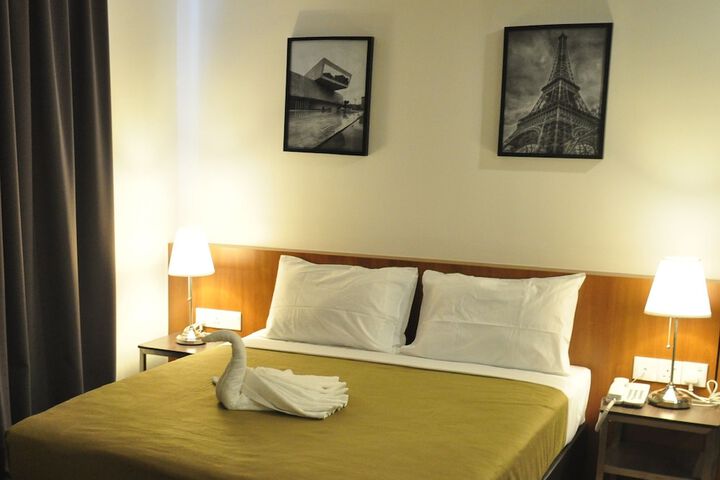 Room 21 of 38