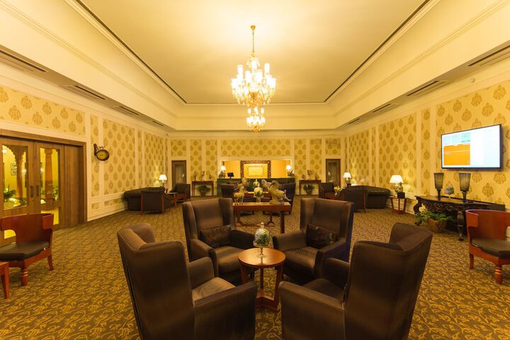 Hotel Lobby