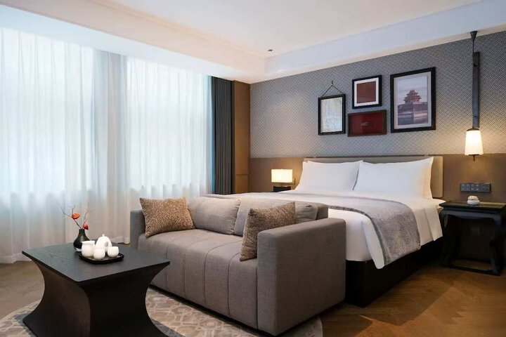 Room 4 of 37