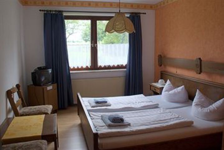 Room 12 of 26