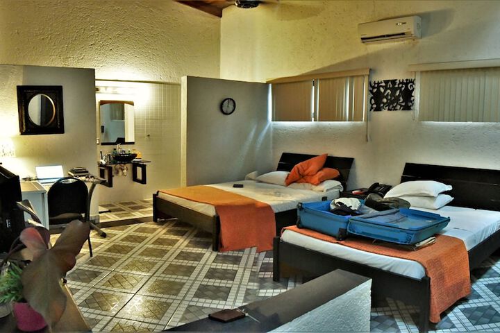 Room 5 of 38