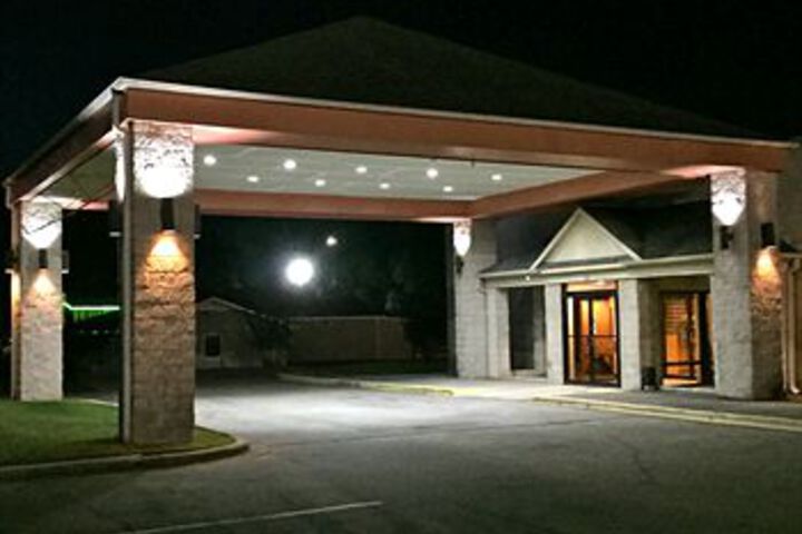 Photo of Budget Inn & Suites
