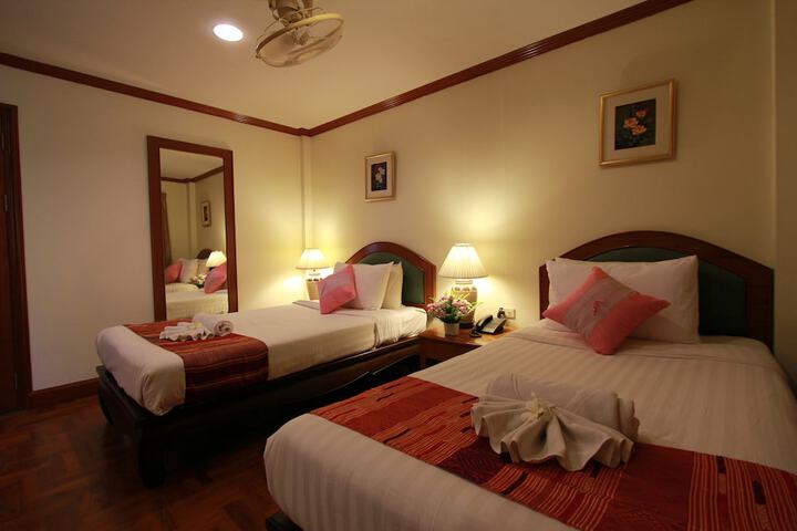 Room 8 of 35