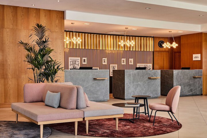Guest Lobby