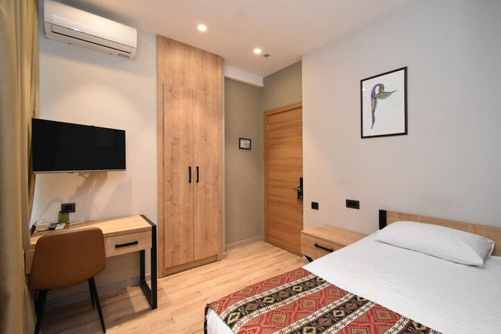 Room 21 of 61