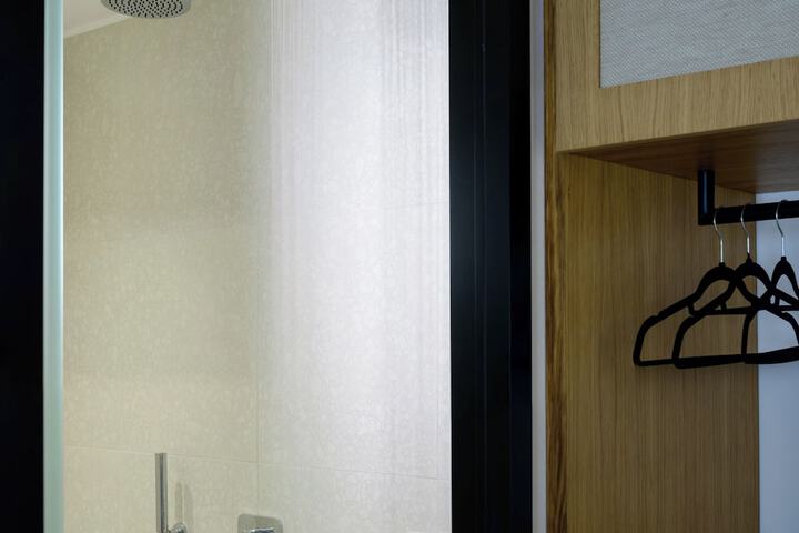 Room 171 of 199
