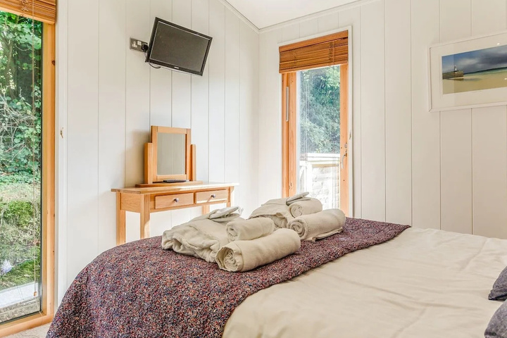 Room 4 of 14