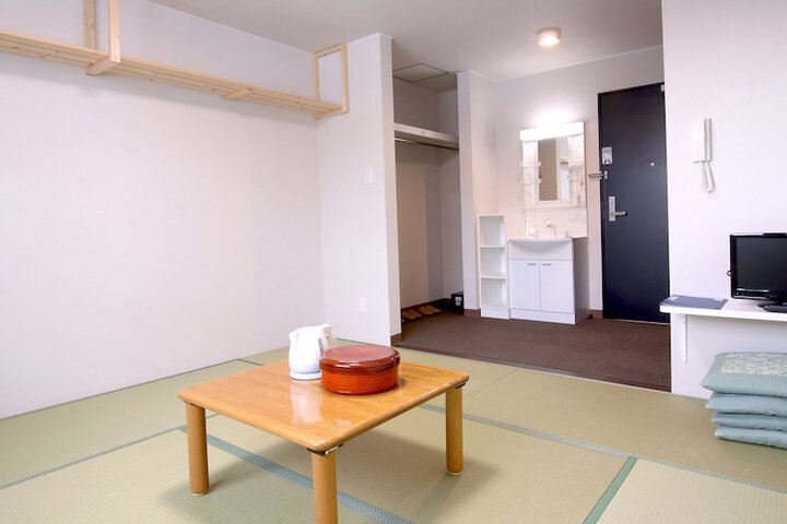 Room 8 of 34