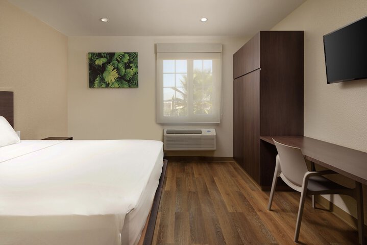Room 9 of 30