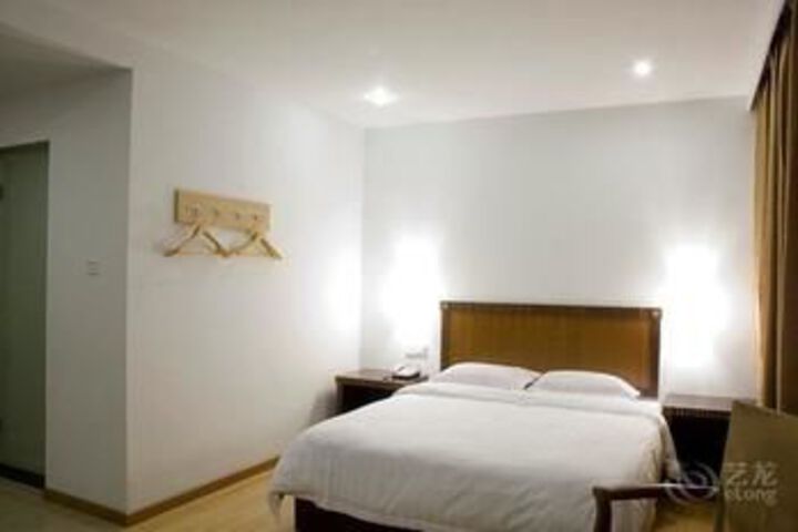 Room 20 of 33