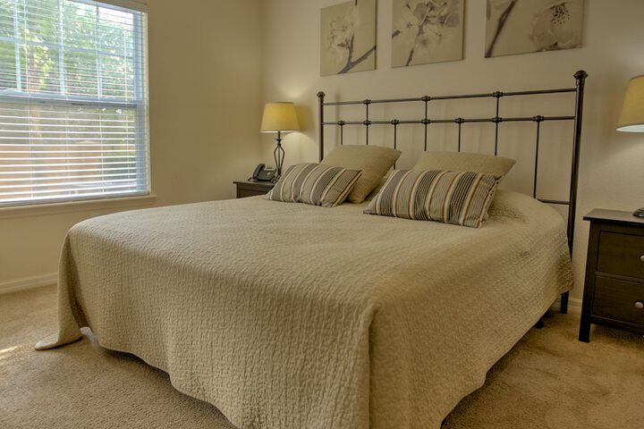 Room 4 of 12