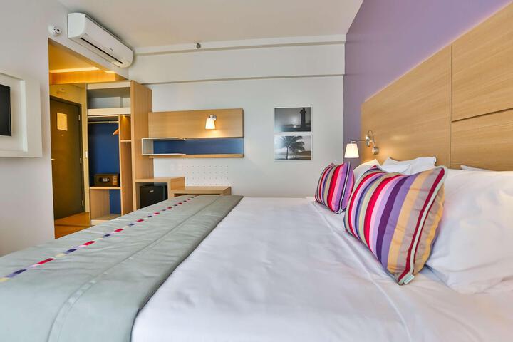 Room 2 of 36