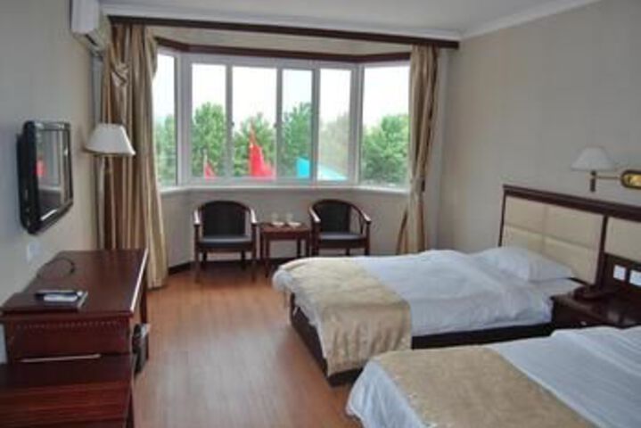 Room 7 of 16