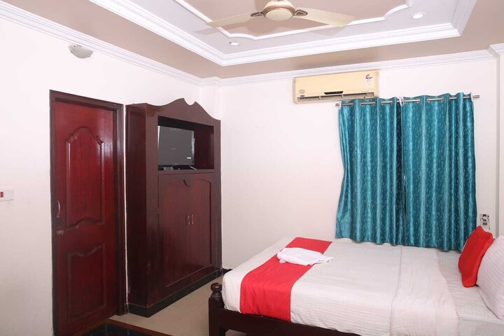 Room 6 of 15