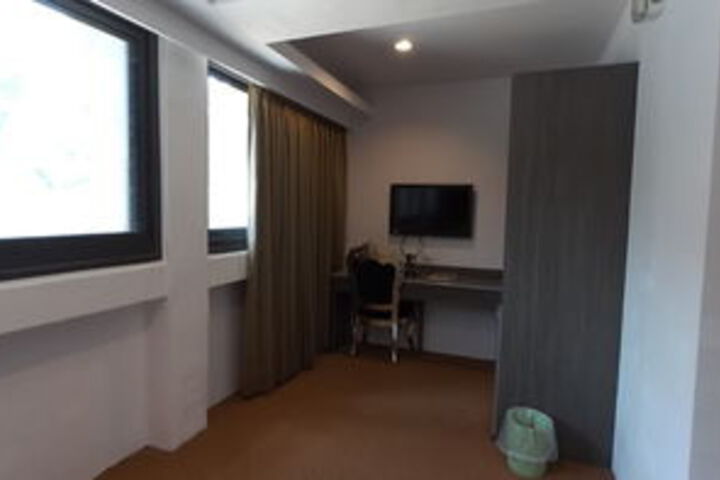 Room 14 of 47