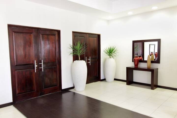 Ballroom/Hall 105 of 120