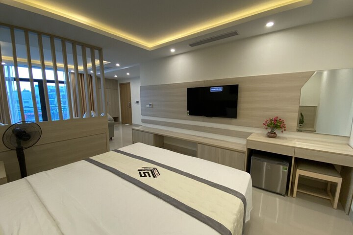 Room 7 of 24