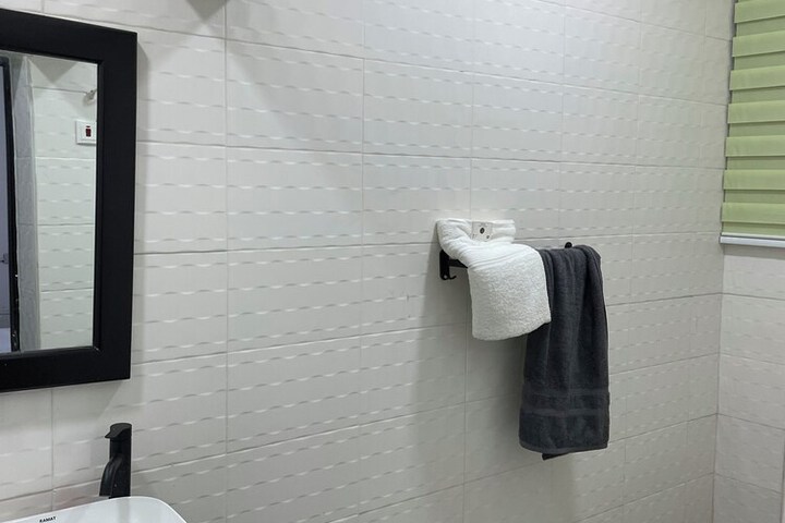 Room 16 of 28