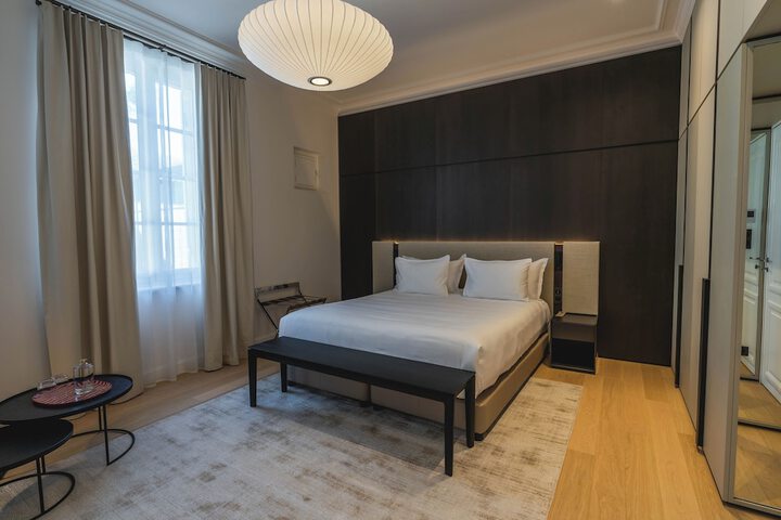 Room 18 of 49