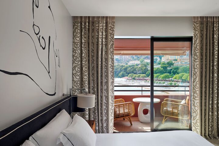 Room 8 of 48
