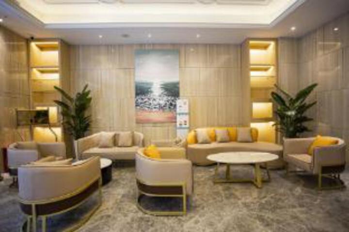 Vienna Hotel Meishan East Station Wanda Plaza Branch