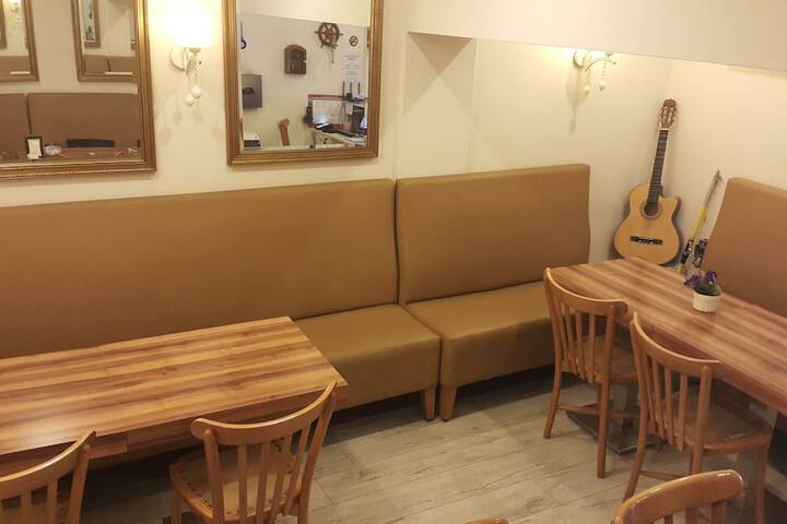 Guest Lobby