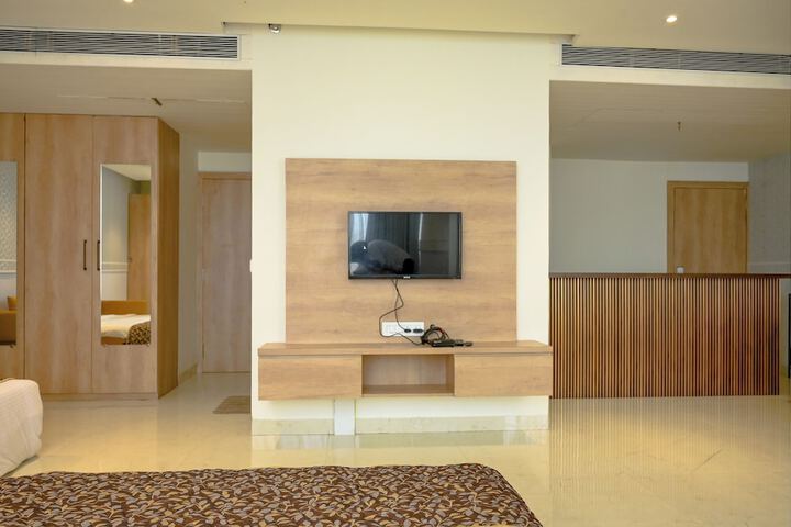 Room 6 of 45