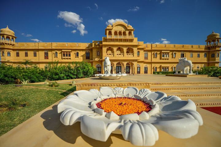 Exterior of Hotel Jaisalkot