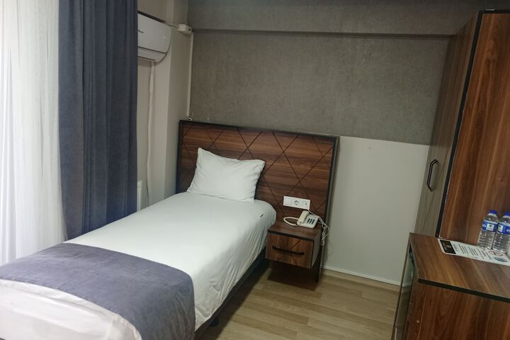 Room 29 of 48