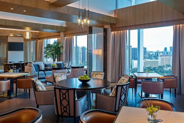 Lounge 156 of 197
