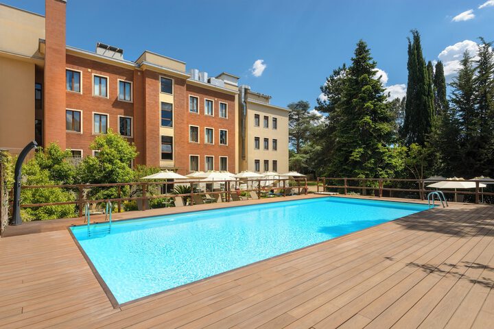 Pool 40 of 70