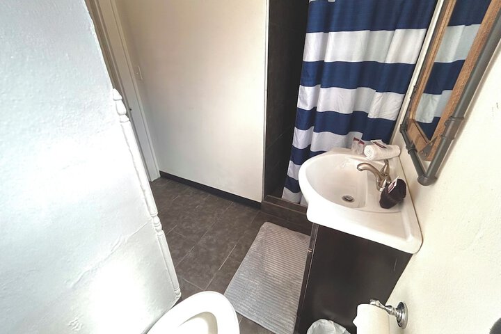 Room 53 of 66