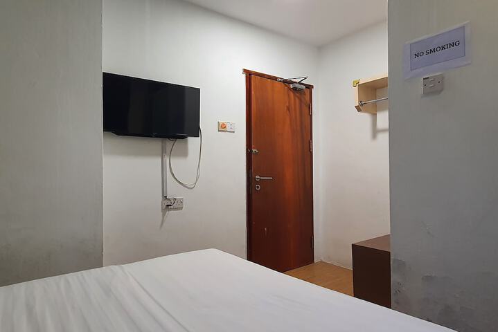 Room 9 of 35