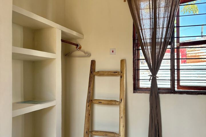 Room 7 of 51