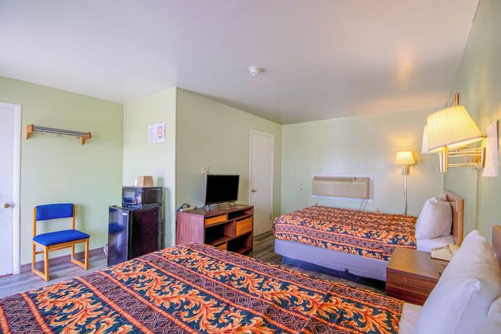 Room 22 of 106