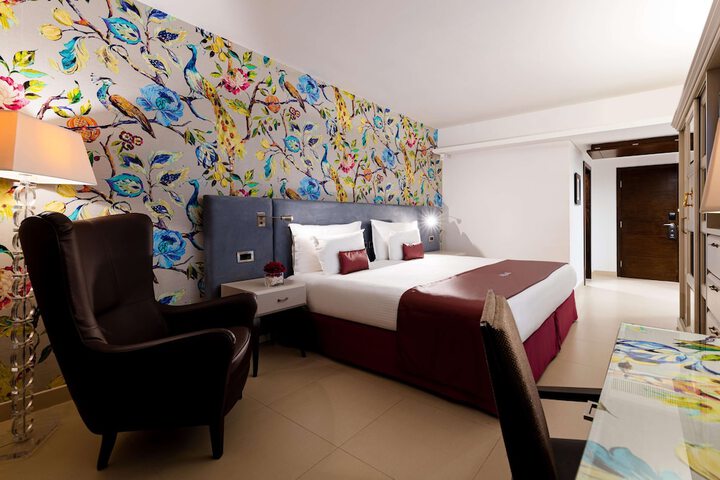 Room 56 of 144