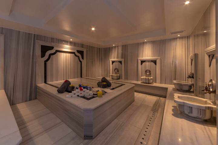 Room 33 of 46