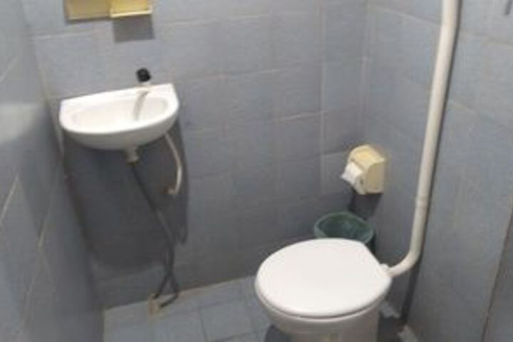 Room 2 of 189