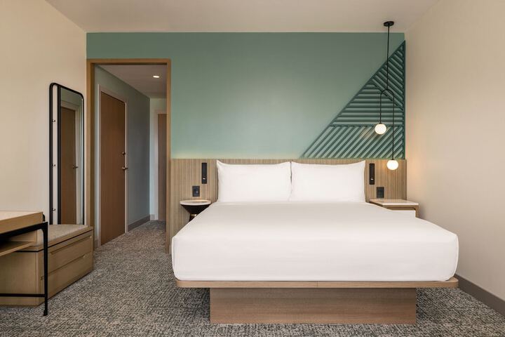 Room 6 of 63