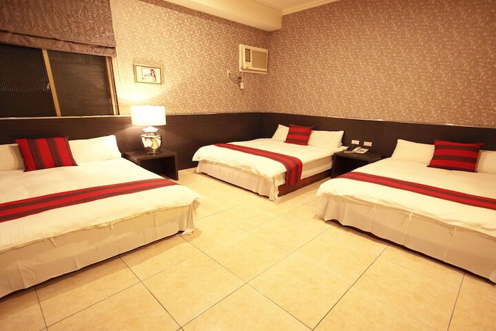 Room 9 of 36