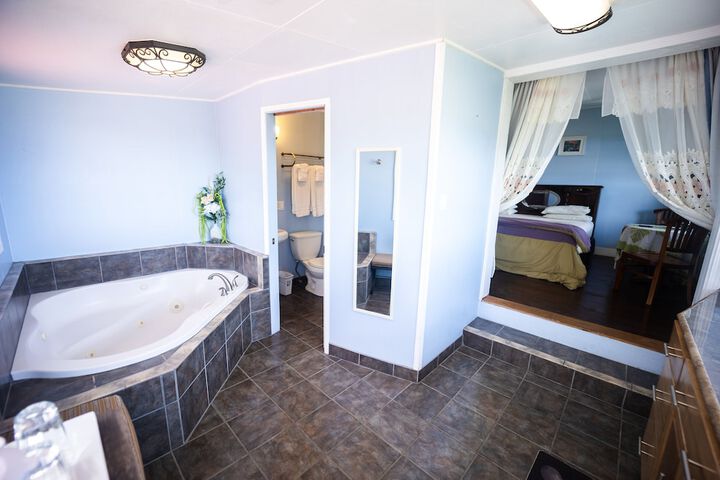 Room 8 of 50