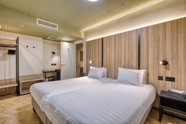 Room 19 of 59